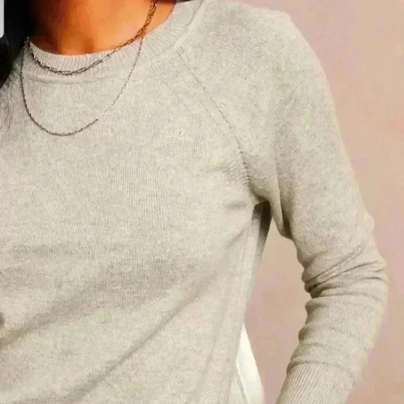 Banana Republic Relaxed Fit Raglan Pullover Sweater - Picture 2 of 11